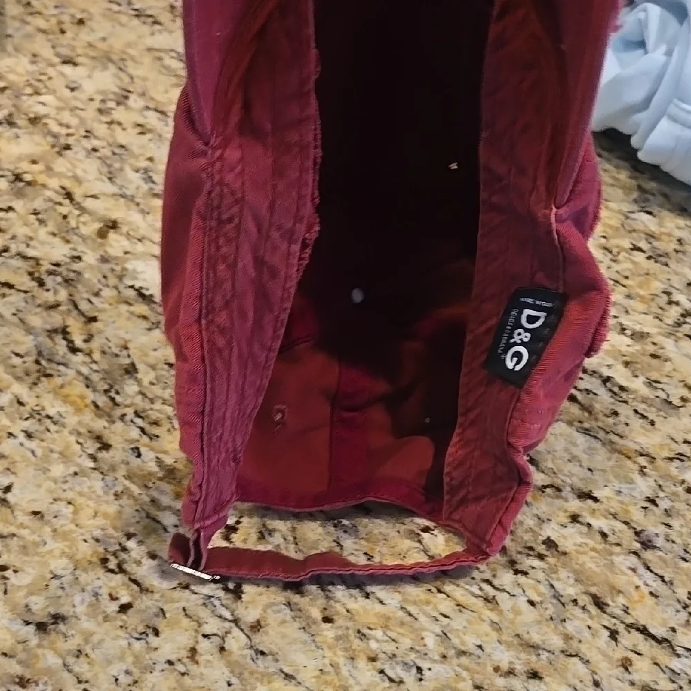 D&G Red Distressed Cap - Picture 3 of 4